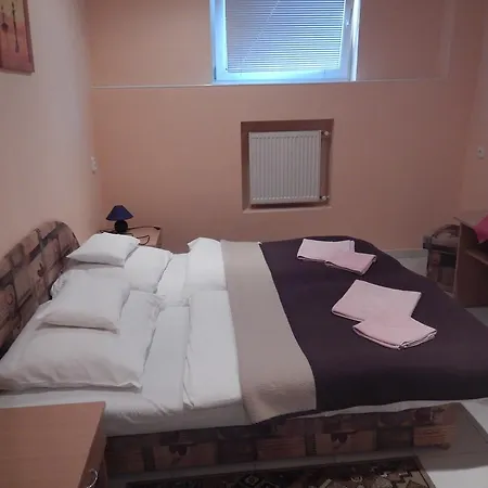 Pensjonat A Restauracia Pod Hradom, 3*