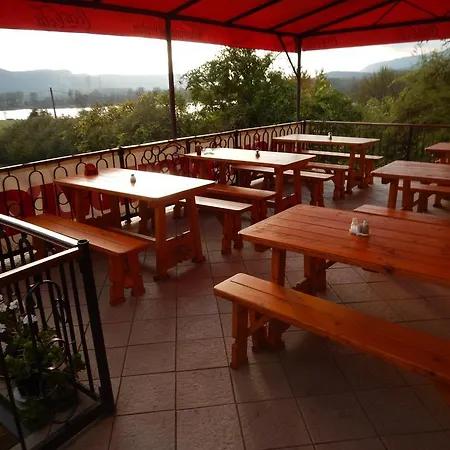 A Restauracia Pod Hradom, Pensjonat 3*